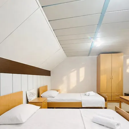 アパート Families Or Friends 24-7 Selfcheck In ティラナ