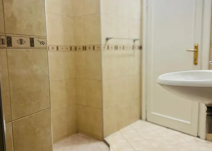 Apartment Families Or Friends 24-7 Selfcheck In *