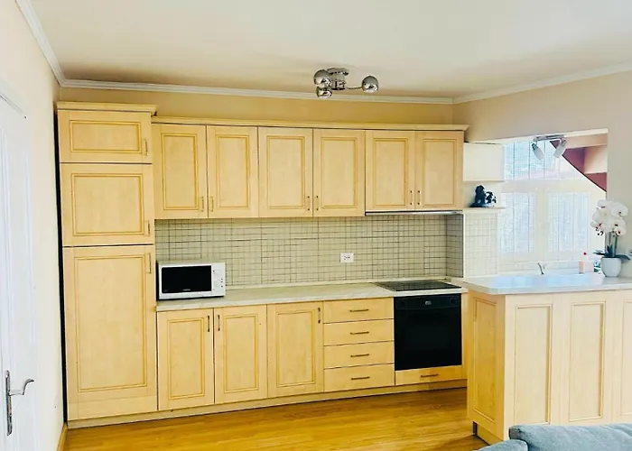 Families Or Friends 24-7 Selfcheck In ティラナ