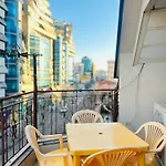Families Or Friends 24-7 Selfcheck In Apartman