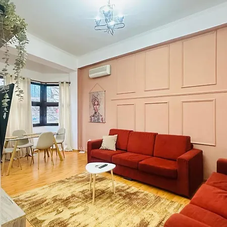 Families Or Friends 24-7 Selfcheck In Apartman