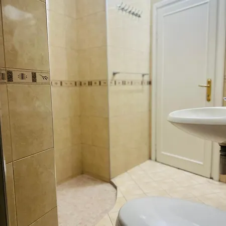 Apartman 4 Min Walk To Skanderbeg Square *