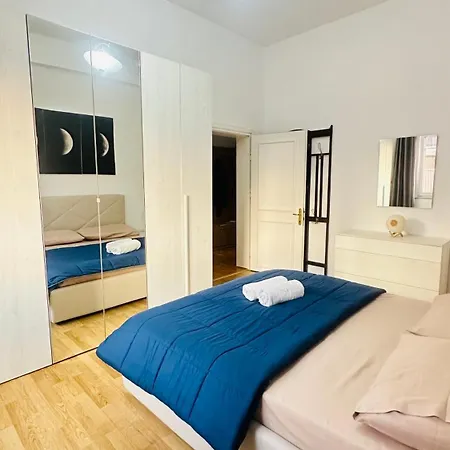 4 Min Walk To Skanderbeg Square Apartman