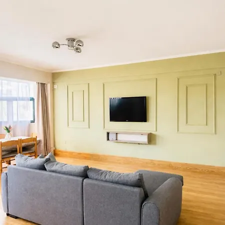 4 Min Walk To Skanderbeg Square Apartman *