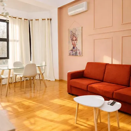 4 Min Walk To Skanderbeg Square Apartman *