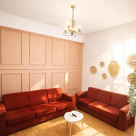 4 Min Walk To Skanderbeg Square Apartman Tirana