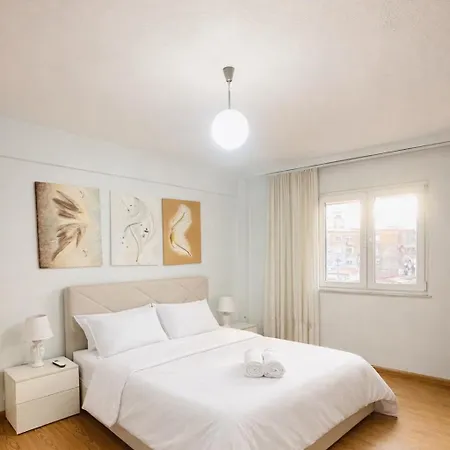 Apartman 4 Min Walk To Skanderbeg Square Tirana