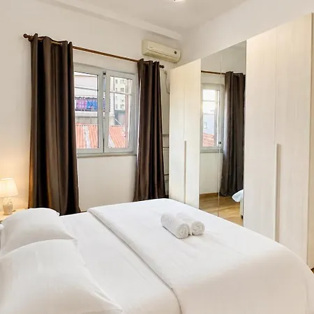4 Min Walk To Skanderbeg Square * Tirana